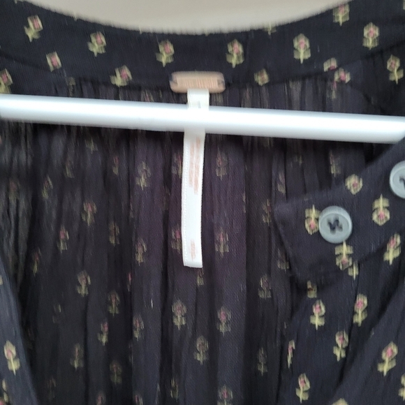 Free People Printed Deep V Boyfriend Shirt - Picture 6 of 6